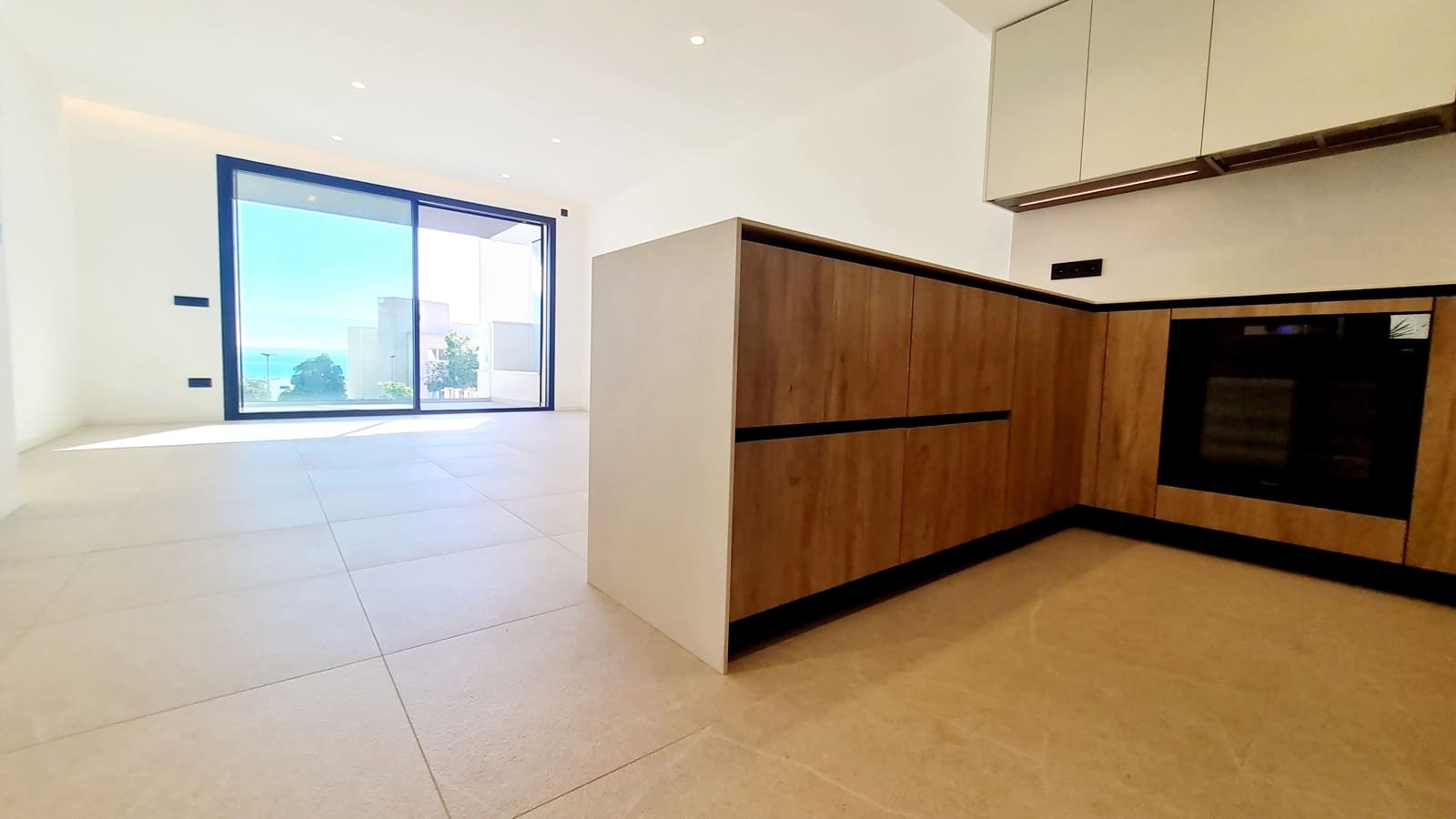 2 soverom Leilighet til leie i Palma de Mallorca med garasje - € 2 900 (Ref: 9384812)