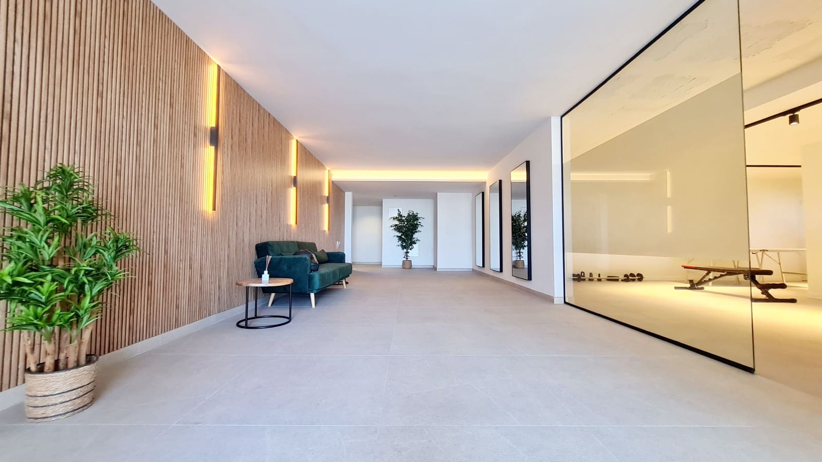 2 soverom Leilighet til leie i Palma de Mallorca med garasje - € 2 900 (Ref: 9384812)