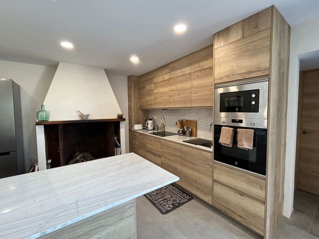 3 soveværelse Villa til leje i Ariany med swimmingpool garage - € 3.000 (Ref: 9386694)