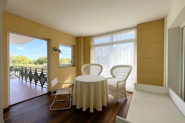 3 slaapkamer Appartement te koop in Santa Ponsa, Calvià met garage - € 829.000 (Ref: 9389922)