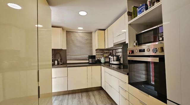 3 slaapkamer Appartement te koop in Bendinat, Calvià met garage - € 749.000 (Ref: 9389925)