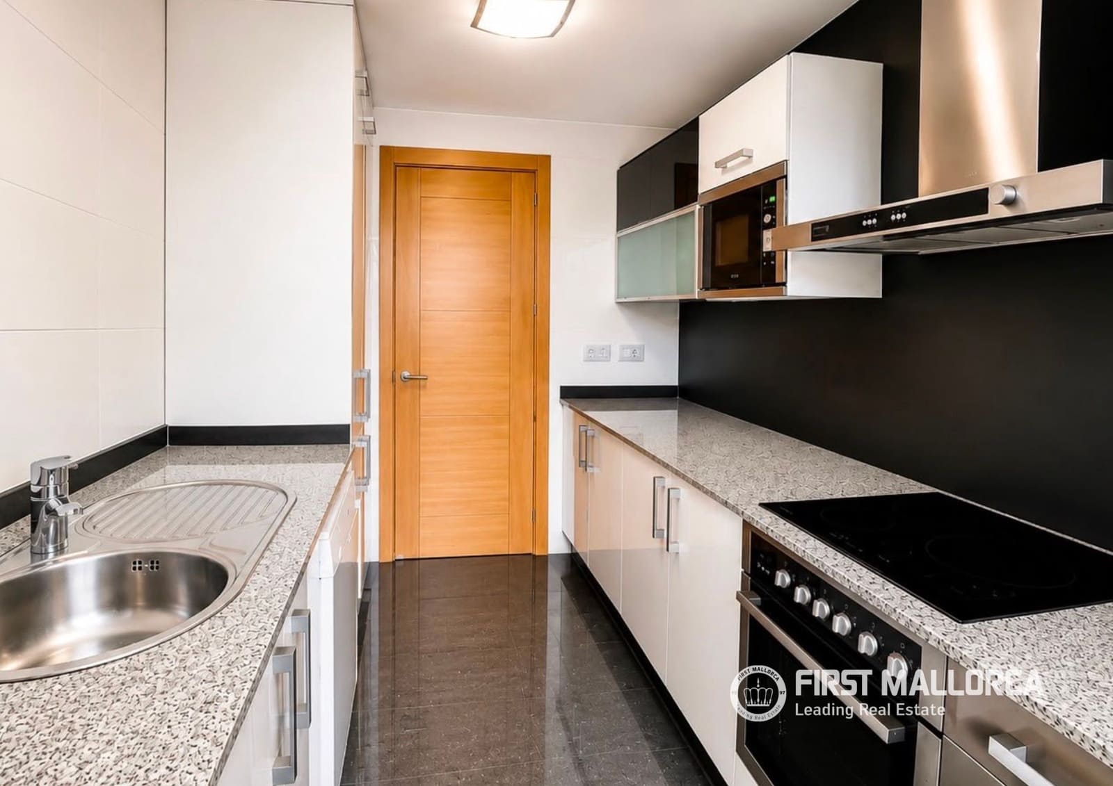 2 slaapkamer Appartement te huur in Palma de Mallorca met zwembad garage - € 2.000 (Ref: 9395280)