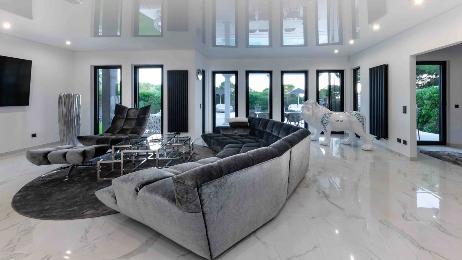 4 bedroom Villa for rent in Santa Ponsa with pool garage - € 10,350 (Ref: 9395281)