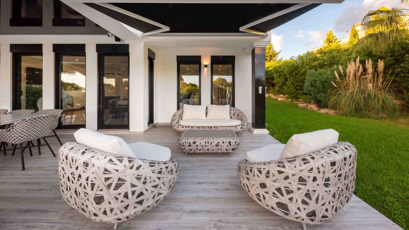 4 bedroom Villa for rent in Santa Ponsa with pool garage - € 10,350 (Ref: 9395281)