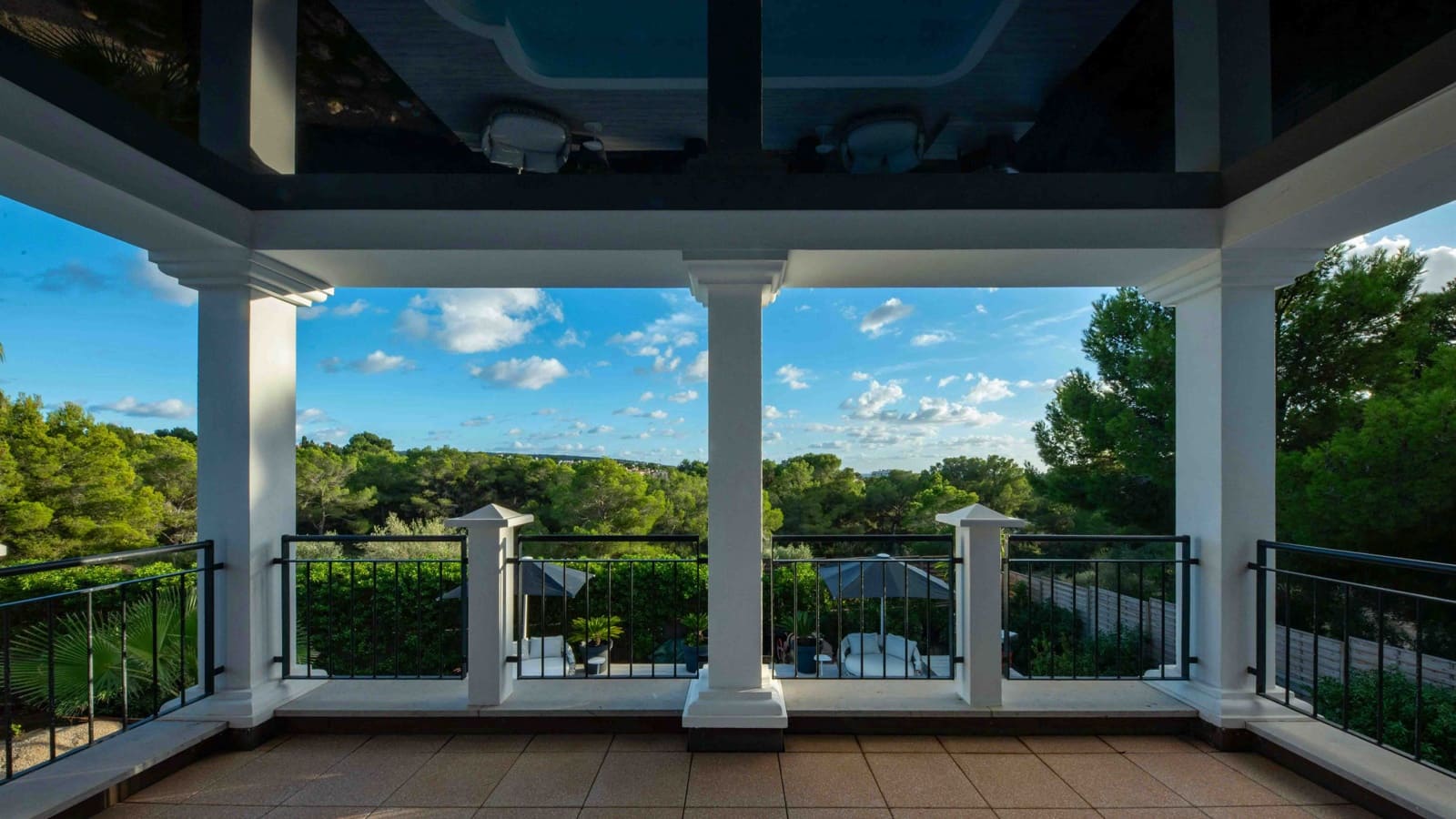 4 bedroom Villa for rent in Santa Ponsa with pool garage - € 10,350 (Ref: 9395281)