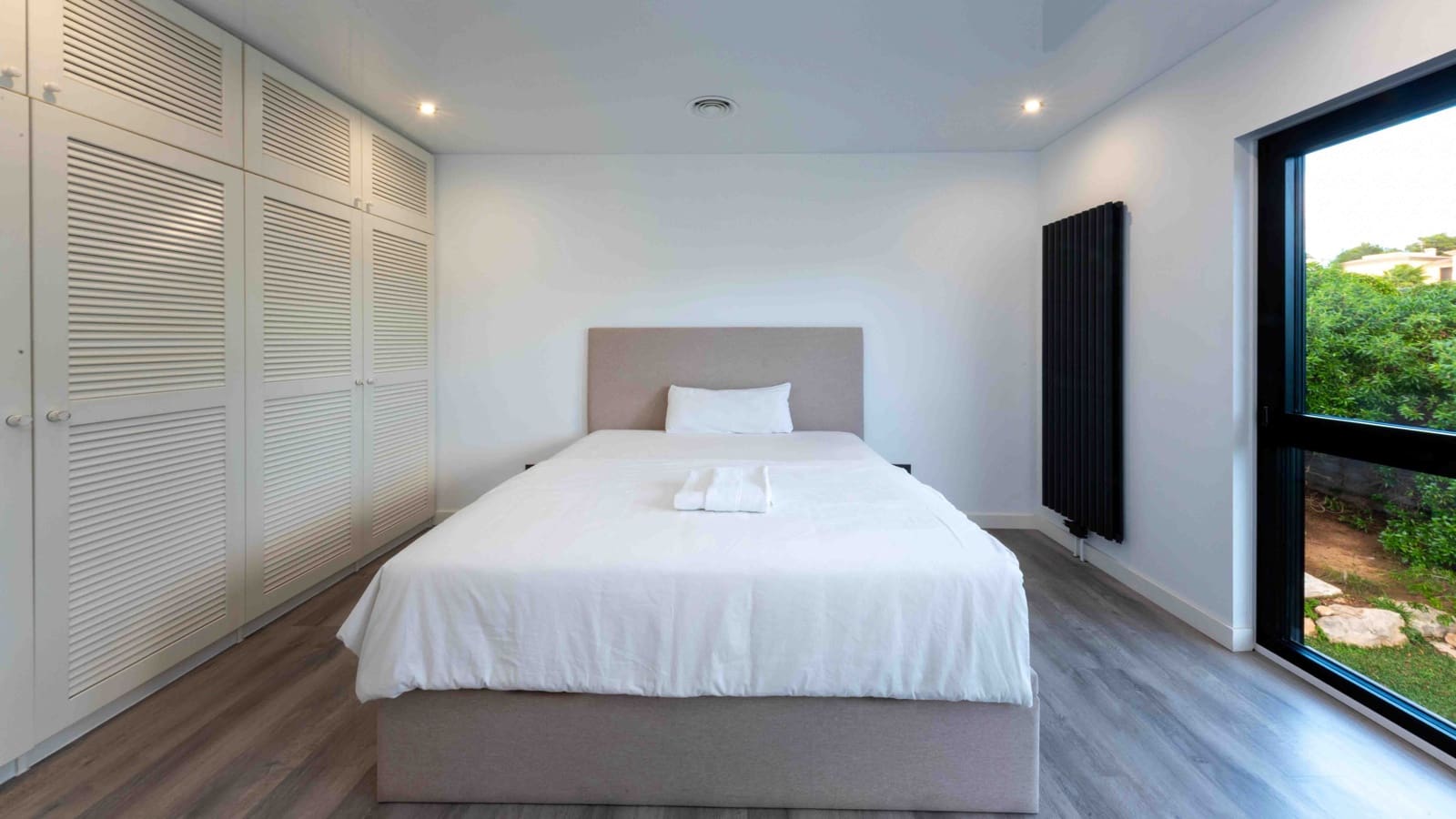 4 bedroom Villa for rent in Santa Ponsa with pool garage - € 10,350 (Ref: 9395281)