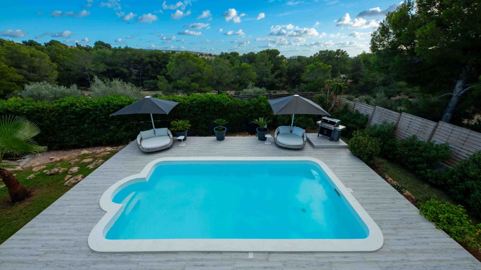 4 bedroom Villa for rent in Santa Ponsa with pool garage - € 10,350 (Ref: 9395281)