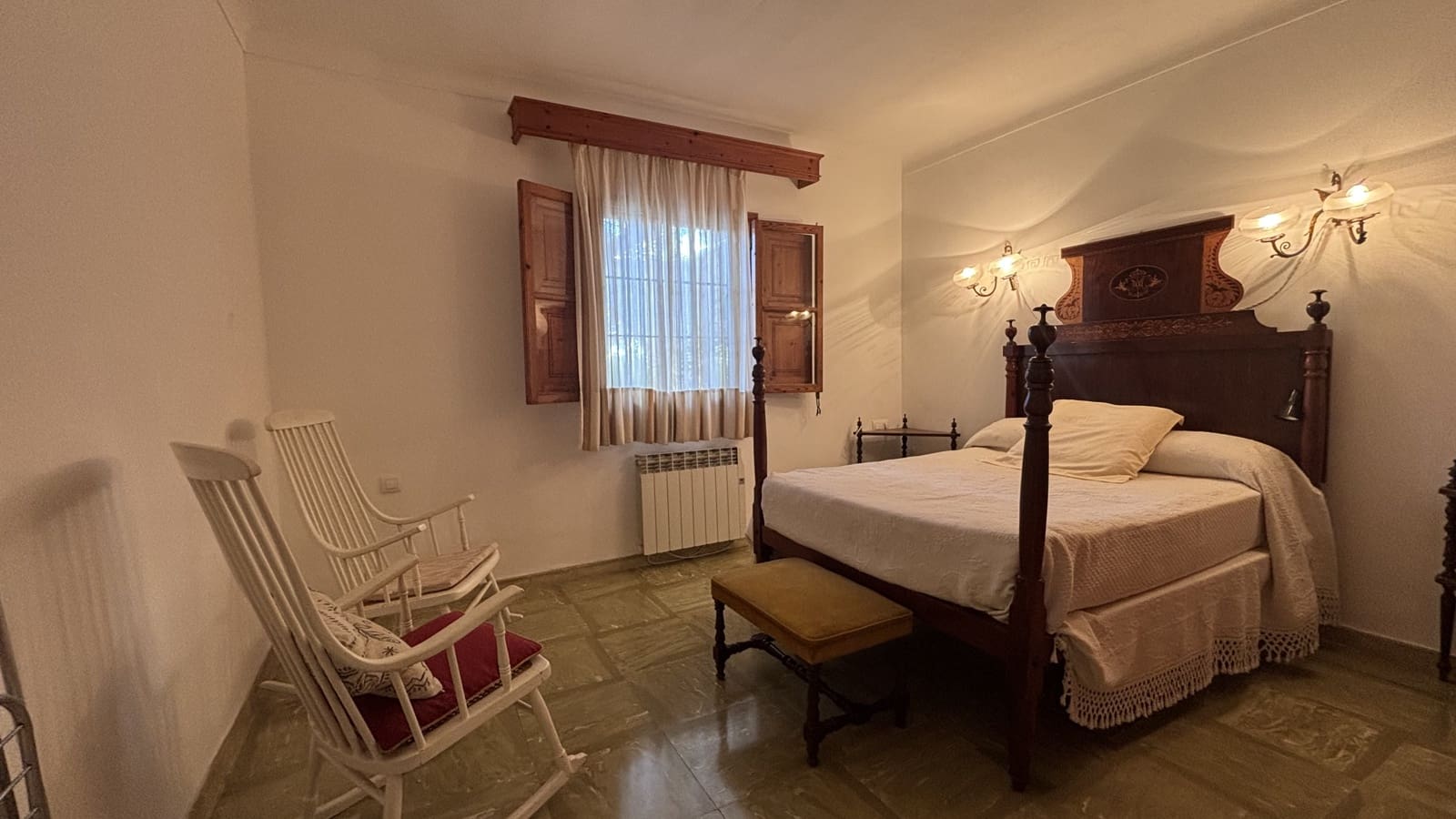 4 bedroom Villa for sale in Costa de la Calma with garage - € 1,200,000 (Ref: 9397823)