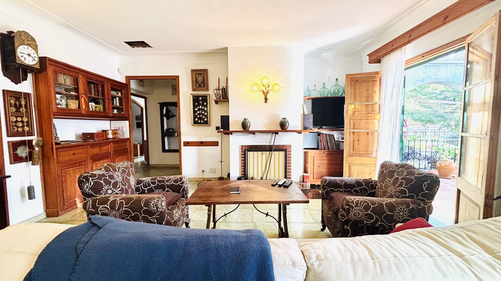 4 bedroom Villa for sale in Costa de la Calma with garage - € 1,200,000 (Ref: 9397823)