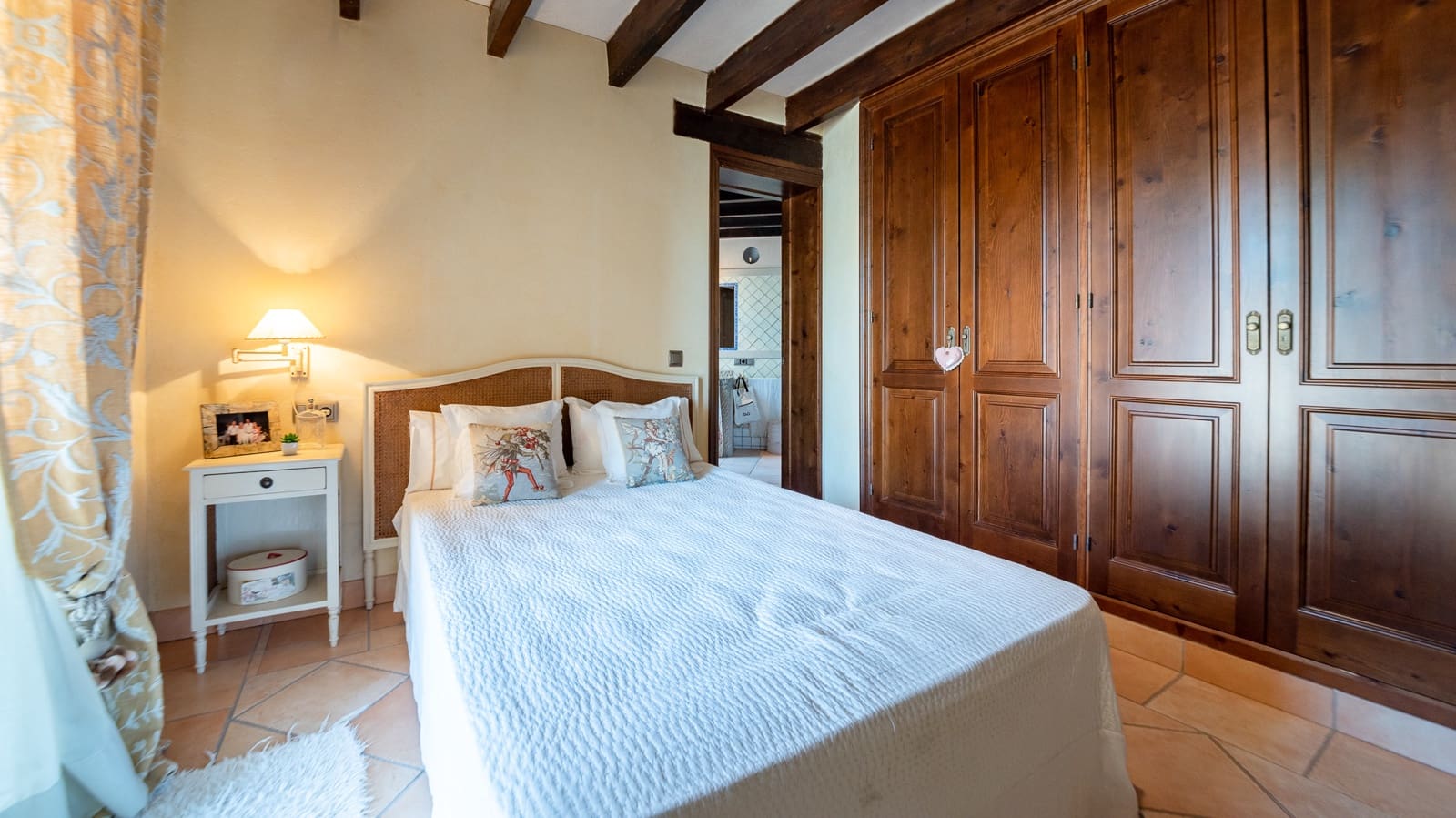 5 slaapkamer Villa te koop in Puntiro met zwembad garage - € 4.100.000 (Ref: 9397825)