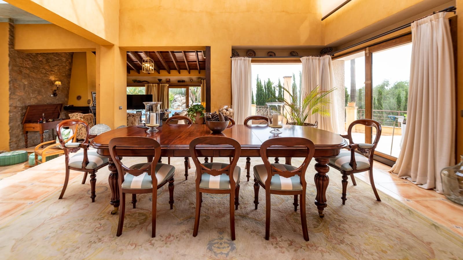 5 slaapkamer Villa te koop in Puntiro met zwembad garage - € 4.100.000 (Ref: 9397825)