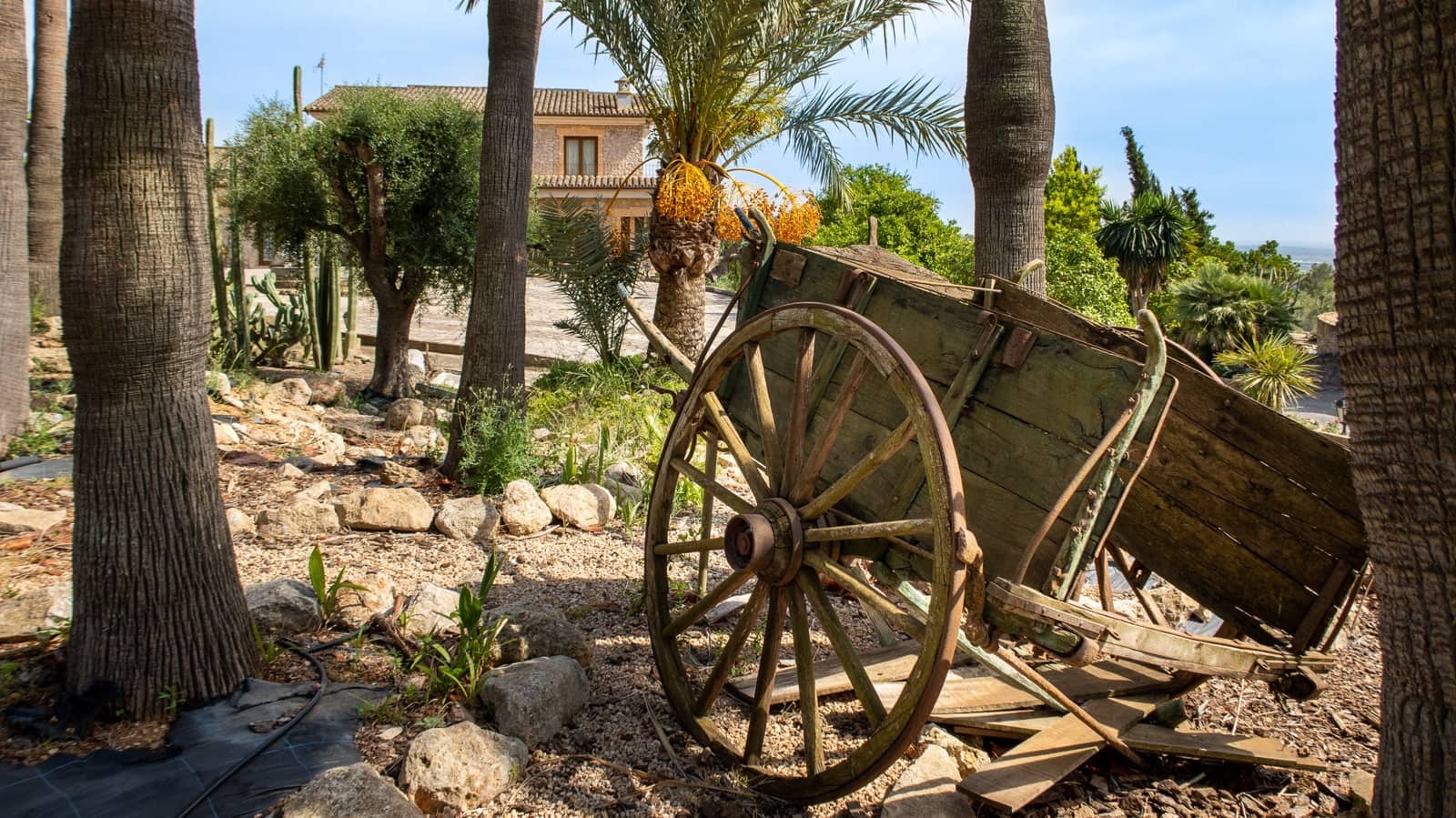 5 slaapkamer Villa te koop in Puntiro met zwembad garage - € 4.100.000 (Ref: 9397825)