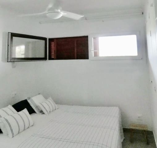 2 soveværelse Lejlighed til leje i Cala Vinyes / Cala Vinyas / Cala Viñas, Calvià med garage - € 2.000 (Ref: 9402546)