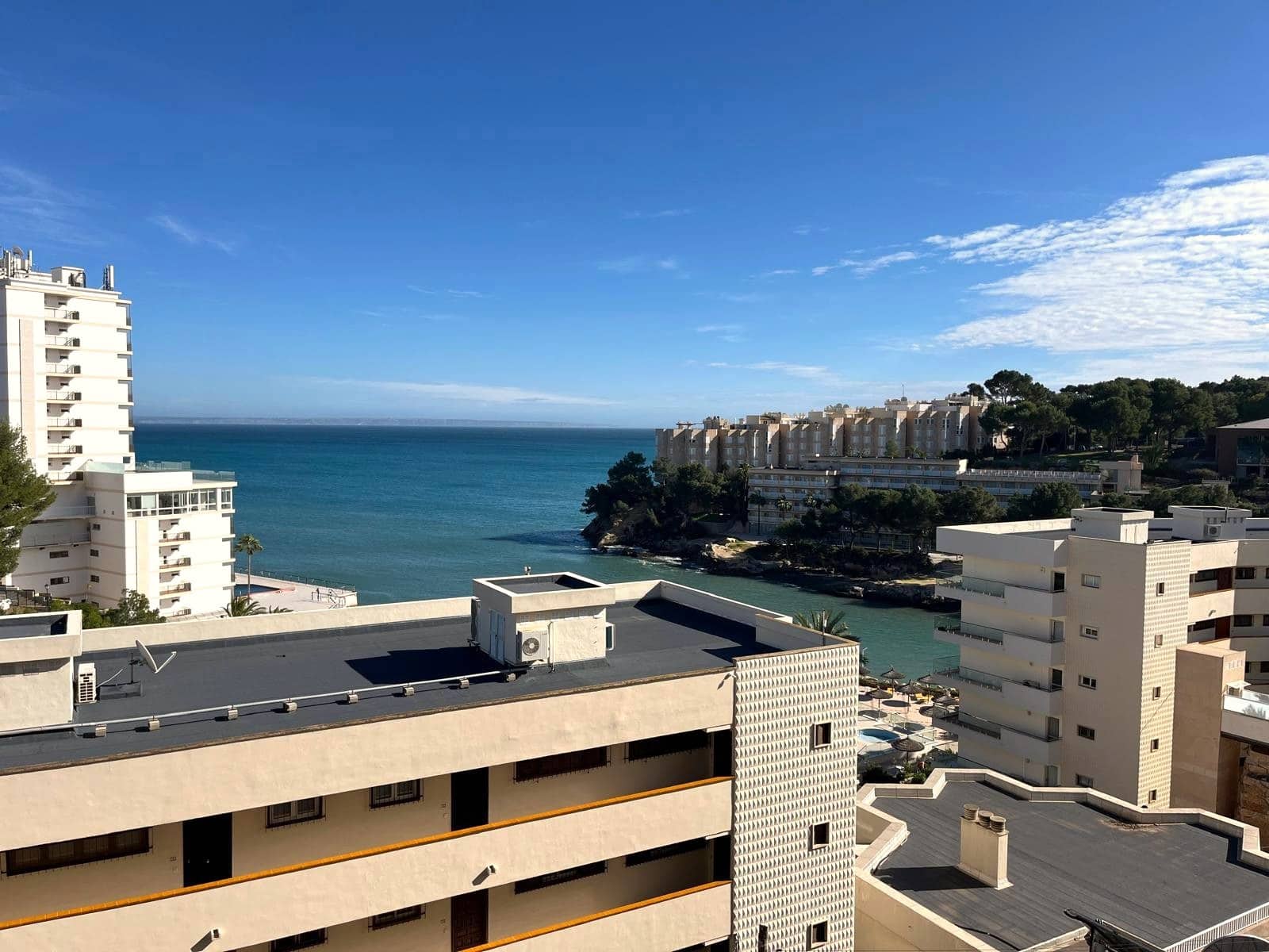 2 bedroom Apartment for rent in Cala Vinyes / Cala Vinyas / Cala Vinas with garage - € 2,000 (Ref: 9402546)