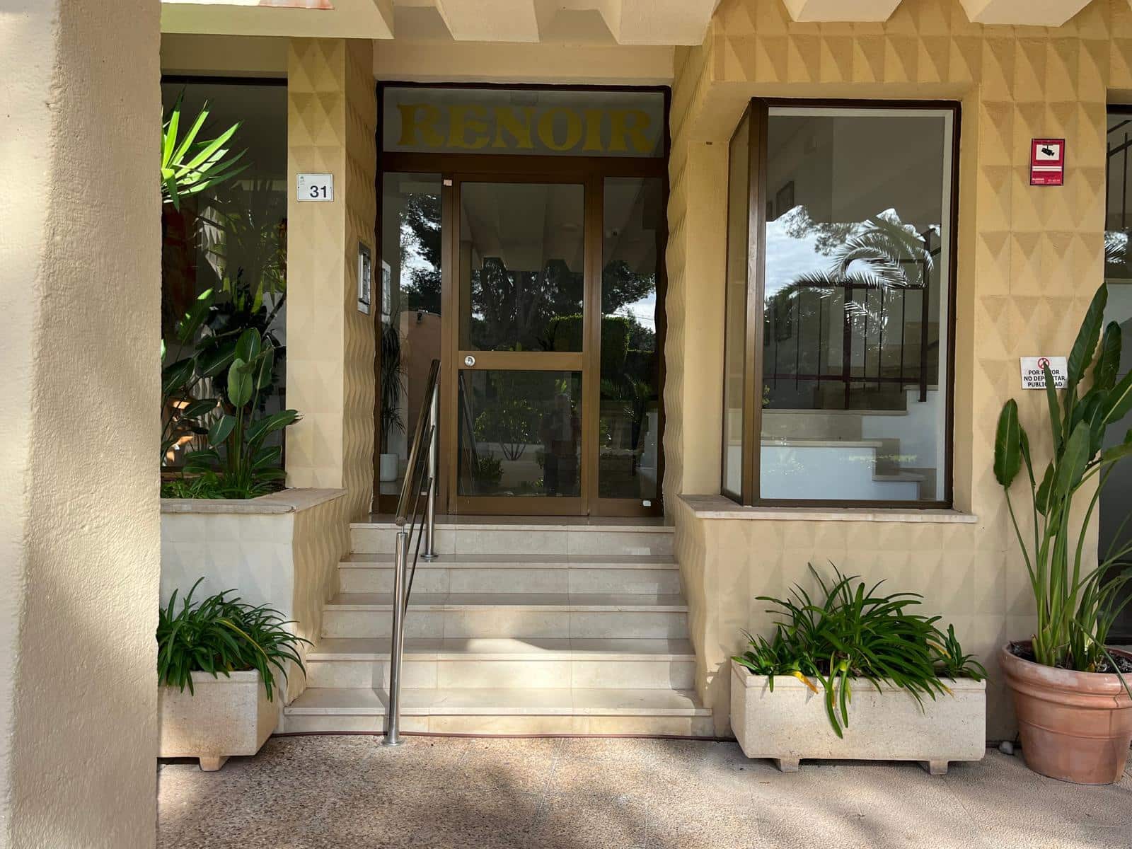 2 bedroom Apartment for rent in Cala Vinyes / Cala Vinyas / Cala Vinas with garage - € 2,000 (Ref: 9402546)