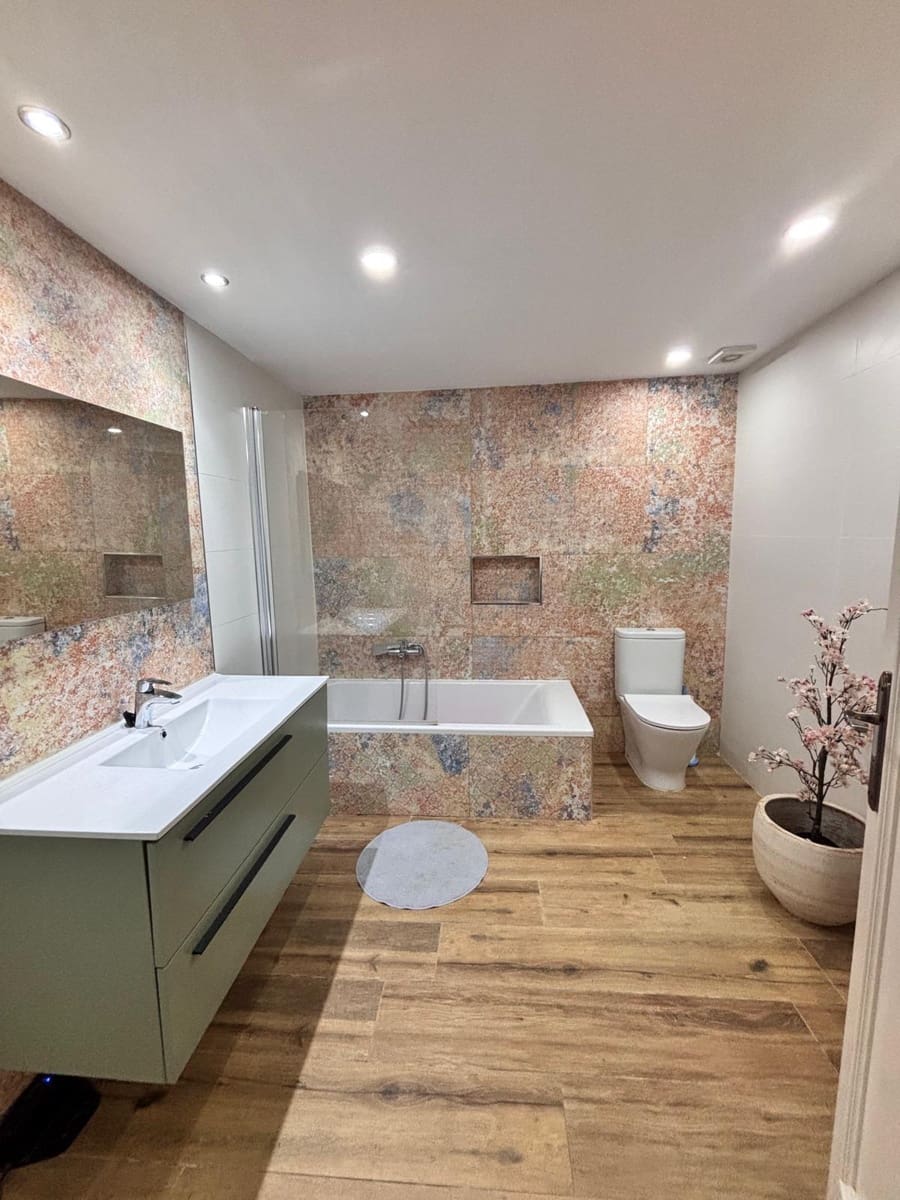 3 bedroom Apartment for rent in San Agustin / Sant Agusti - € 2,500 (Ref: 9402547)