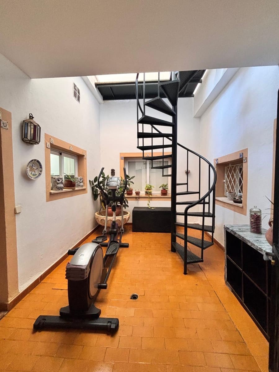 3 bedroom Apartment for rent in San Agustin / Sant Agusti - € 2,500 (Ref: 9402547)