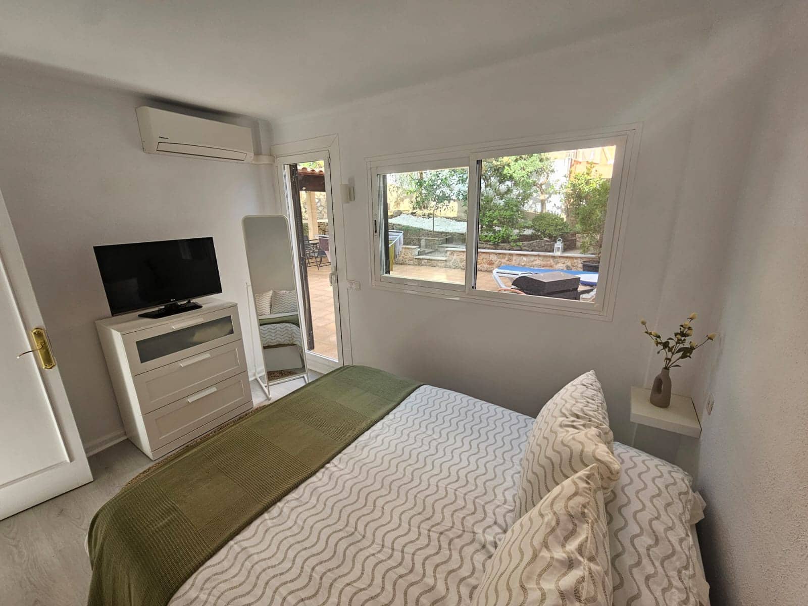 2 sovrum Villa att hyra i Cala San Vicente / Cala Sant Vicenc med garage - 2 200 € (Ref: 9405873)