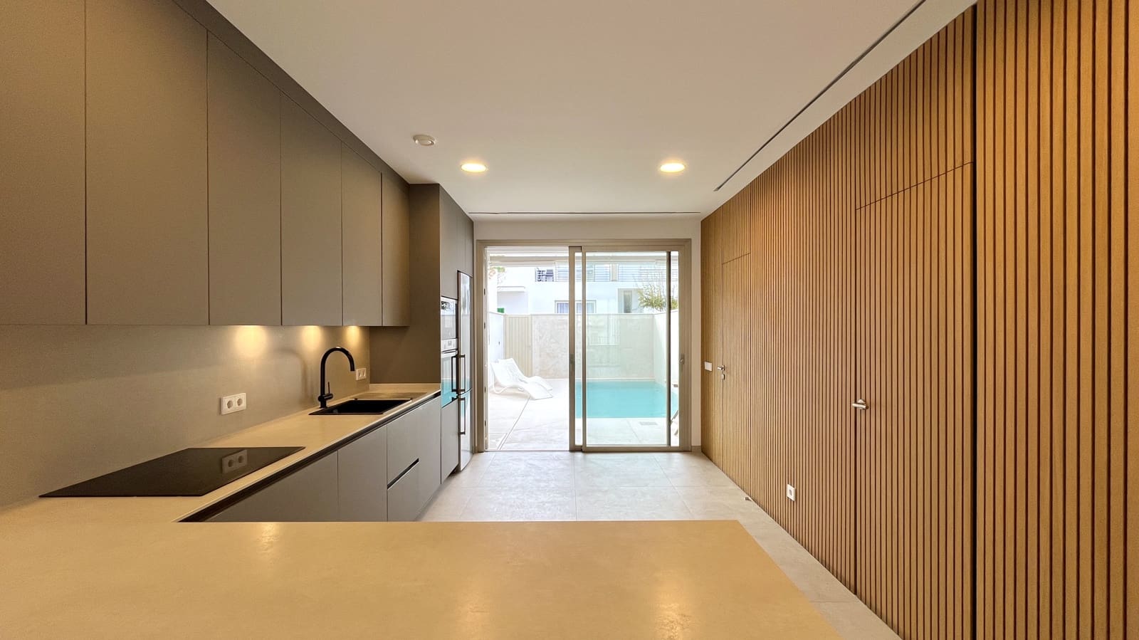 2 sovrum Semi-fristående Villa att hyra i Son Serra de Marina med pool - 2 300 € (Ref: 9410217)