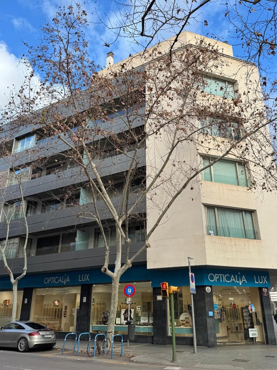 2 soverom Leilighet til leie i Palma de Mallorca med garasje - € 2 200 (Ref: 9418808)