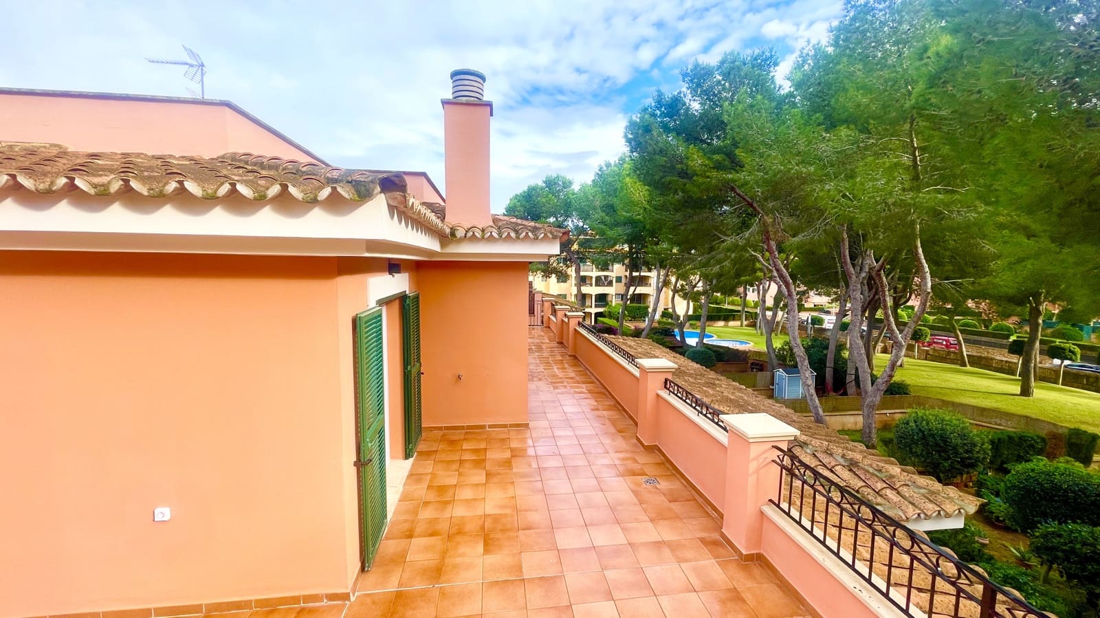 2 bedroom Penthouse for rent in Llucmajor with garage - € 3,200 (Ref: 9418809)