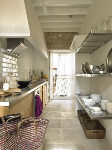 2 bedroom Apartment for rent in Pollensa / Pollença with garage - € 2,000 (Ref: 9421647)