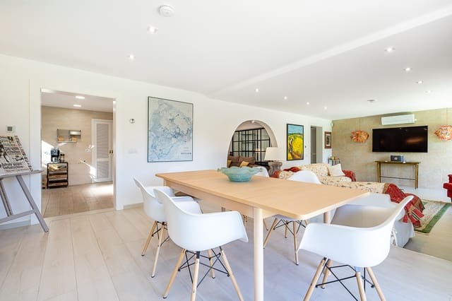 3 slaapkamer Villa te koop in Playas de Muro / Platges de Muro, Muro met garage - € 895.000 (Ref: 9421648)