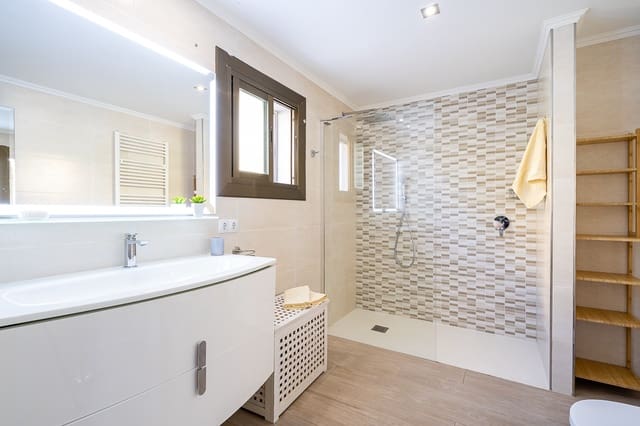 3 slaapkamer Villa te koop in Playas de Muro / Platges de Muro, Muro met garage - € 895.000 (Ref: 9421648)