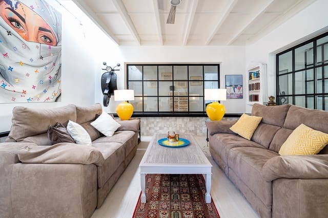 3 slaapkamer Villa te koop in Playas de Muro / Platges de Muro, Muro met garage - € 895.000 (Ref: 9421648)