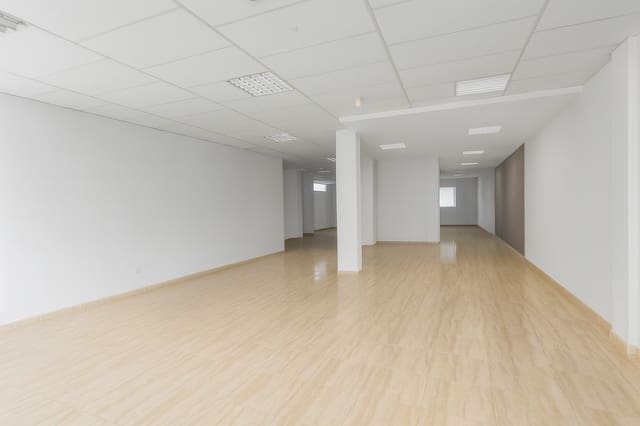 Erhverv til salg i Llucmajor med garage - € 350.000 (Ref: 9426582)