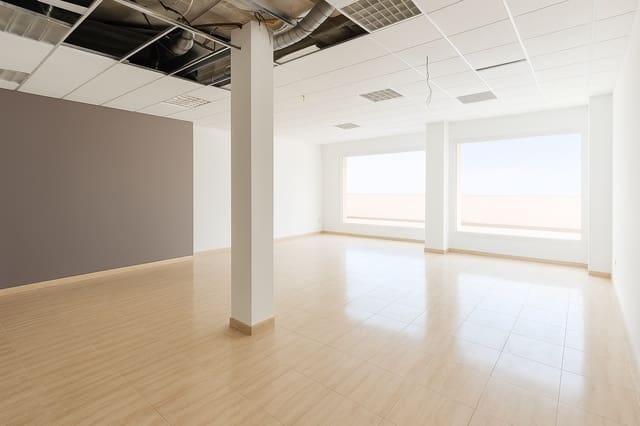 Erhverv til salg i Llucmajor med garage - € 350.000 (Ref: 9426582)