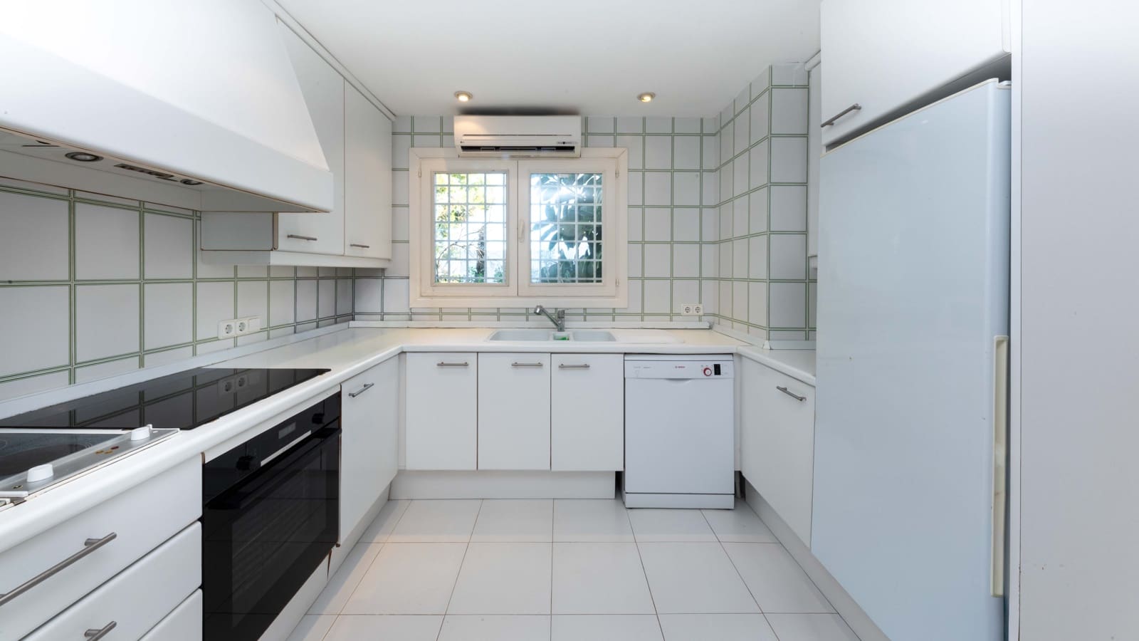 8 soveværelse Villa til salg i Porto Petro med swimmingpool garage - € 7.500.000 (Ref: 9426584)