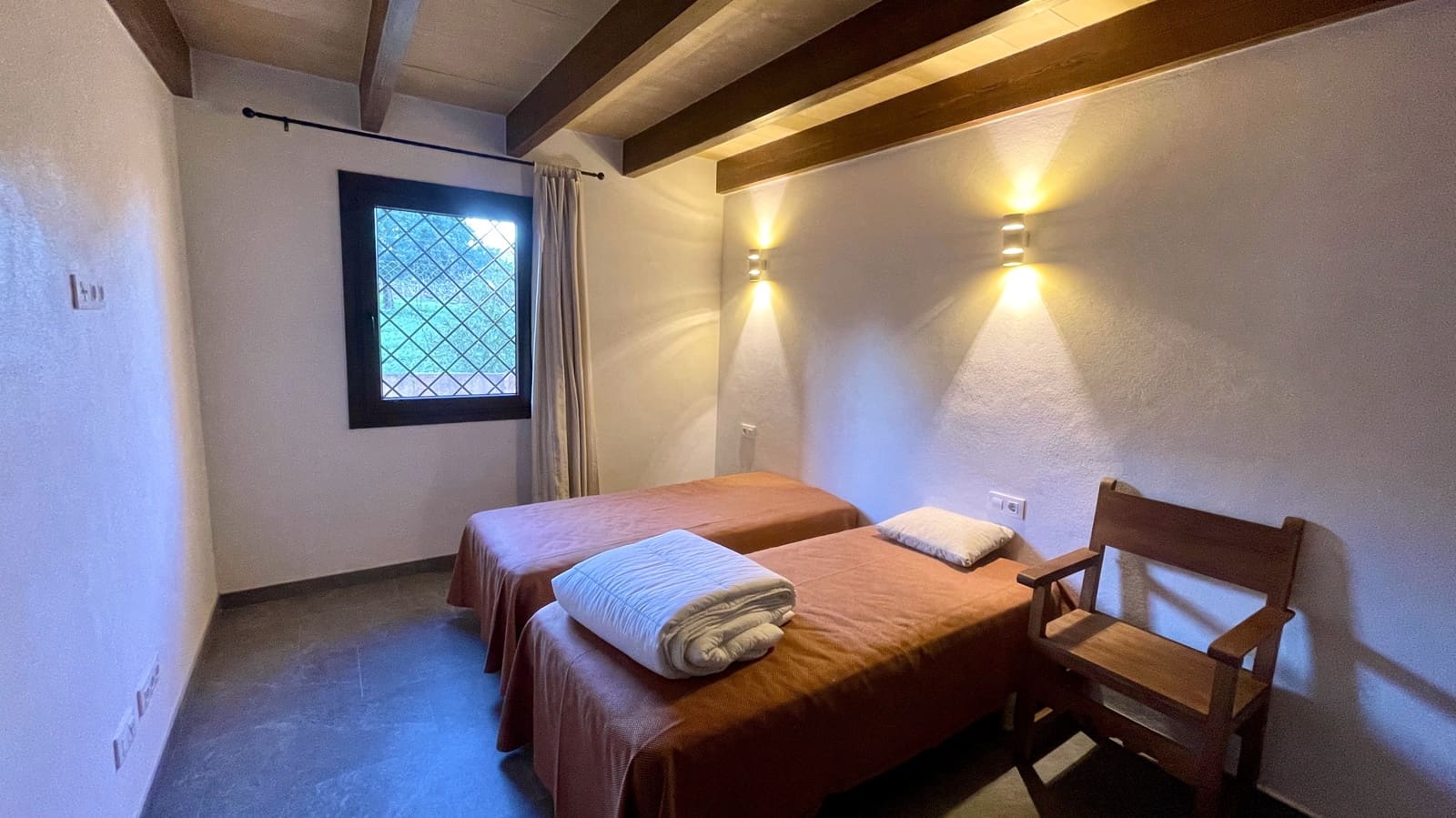 3 soveværelse Finca/Landehus til leje i Llubi med swimmingpool garage - € 2.000 (Ref: 9432703)