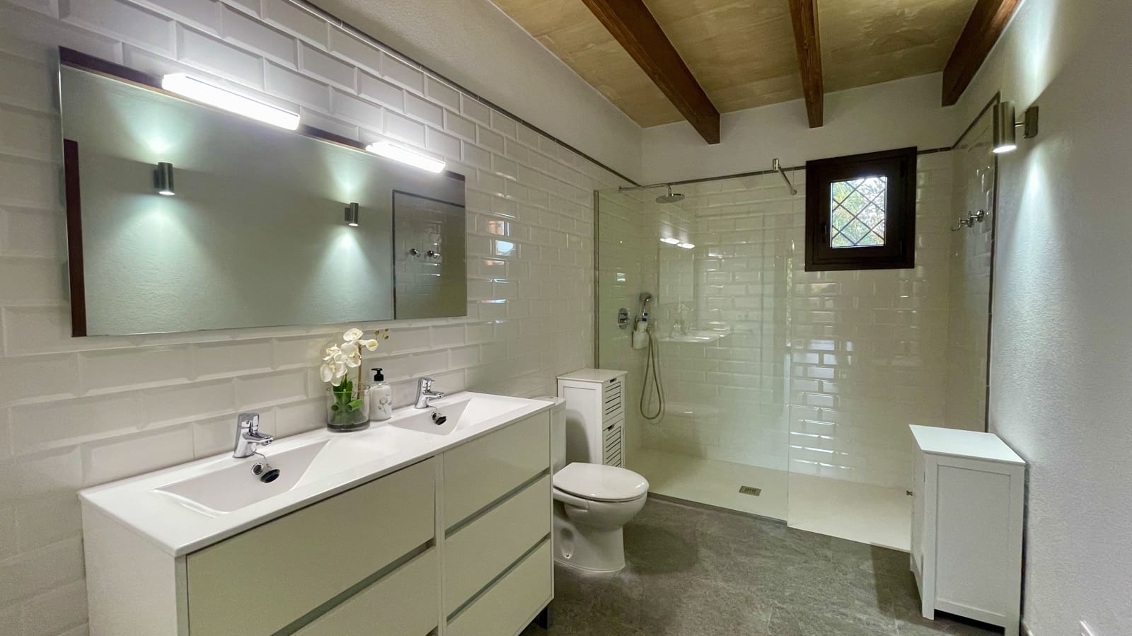 3 soveværelse Finca/Landehus til leje i Llubi med swimmingpool garage - € 2.000 (Ref: 9432703)