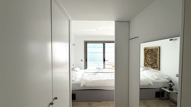 2 soveværelse Lejlighed til salg i Puerto de Andratx, Andratx med garage - € 1.699.000 (Ref: 9436435)