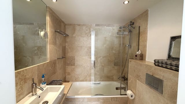 2 soveværelse Lejlighed til salg i Puerto de Andratx, Andratx med garage - € 1.699.000 (Ref: 9436435)