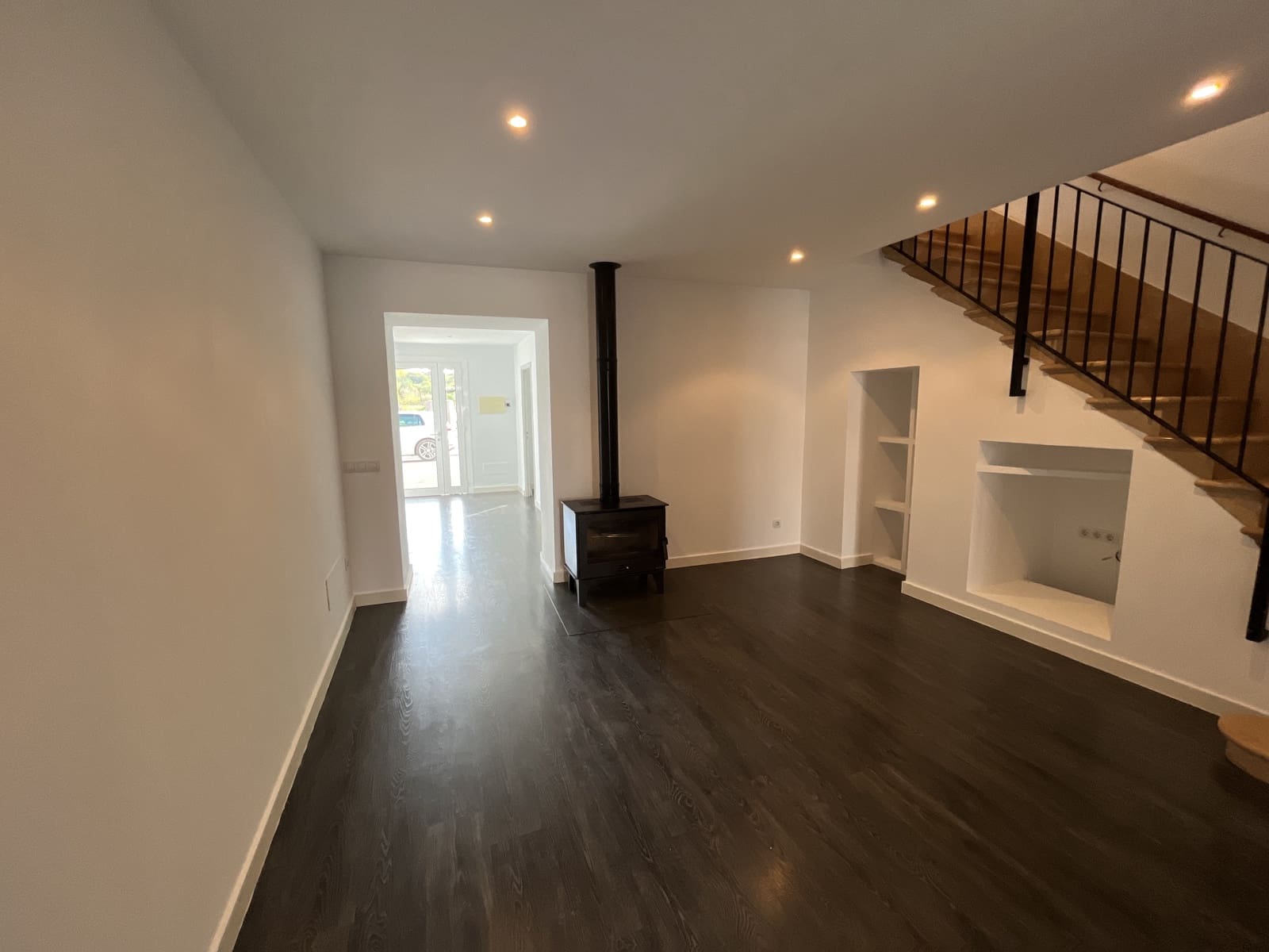 3 soveværelse Semi-Rækkehus til leje i Llubi med swimmingpool - € 1.800 (Ref: 9447245)