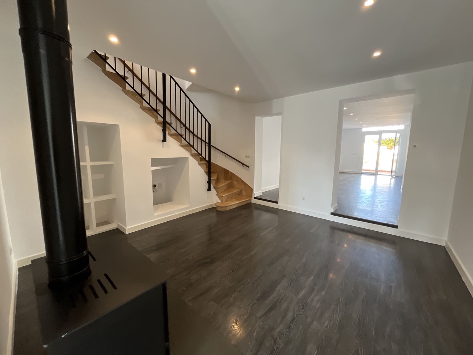 3 soveværelse Semi-Rækkehus til leje i Llubi med swimmingpool - € 1.800 (Ref: 9447245)