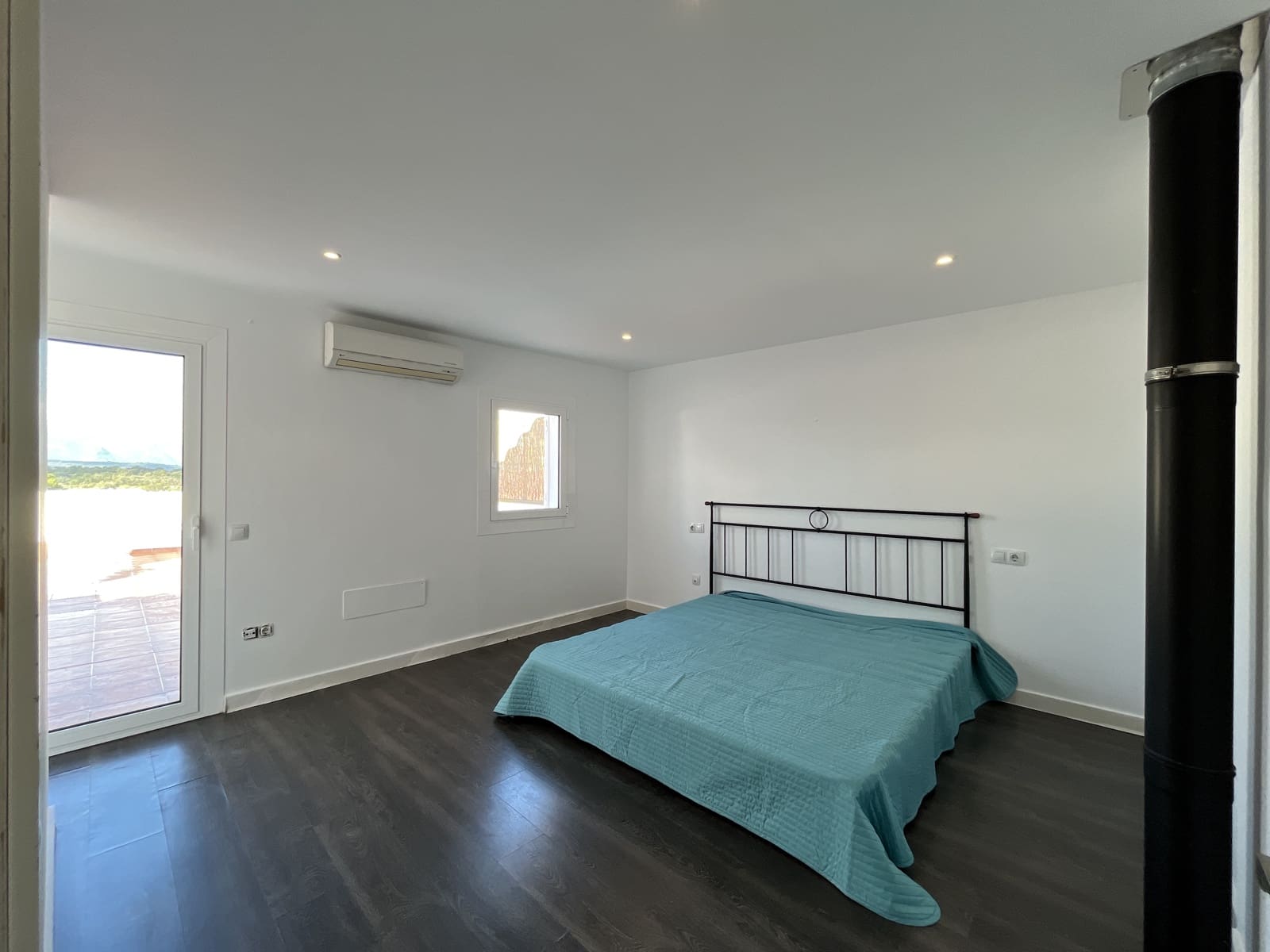 3 soveværelse Semi-Rækkehus til leje i Llubi med swimmingpool - € 1.800 (Ref: 9447245)