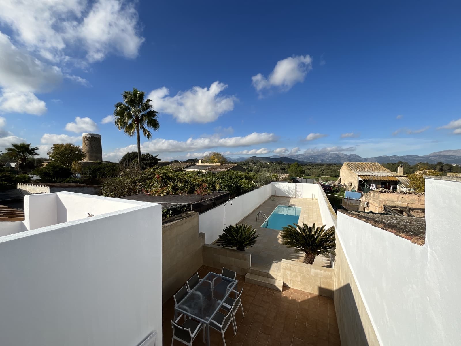 3 soveværelse Semi-Rækkehus til leje i Llubi med swimmingpool - € 1.800 (Ref: 9447245)