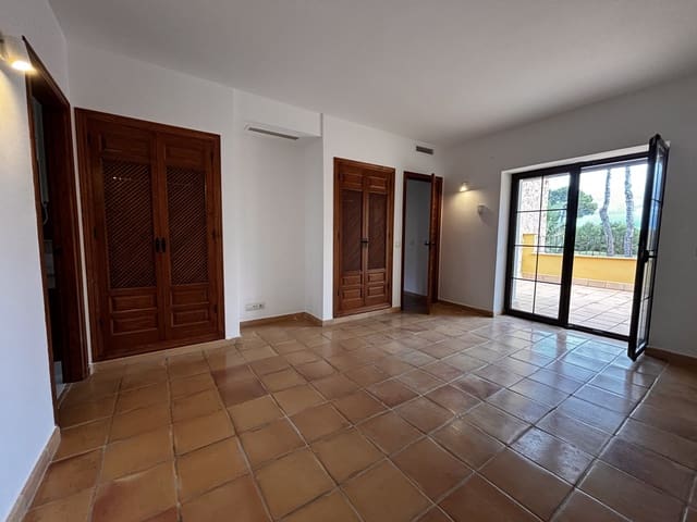 3 soveværelse Villa til salg i Santa Ponsa, Calvià med garage - € 1.250.000 (Ref: 9447246)
