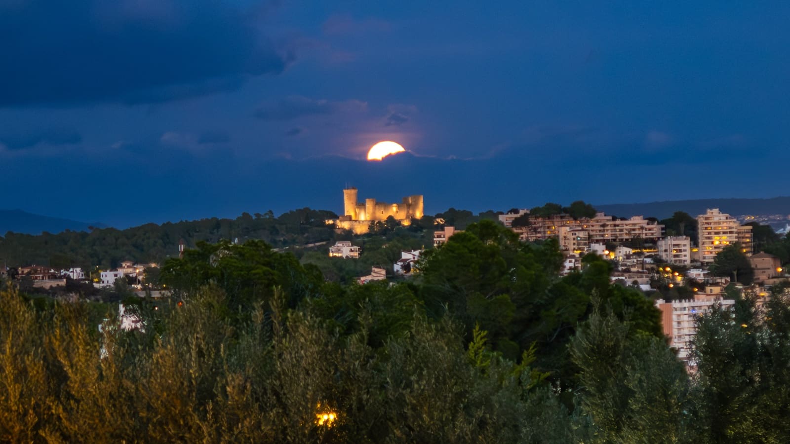 5 soverom Villa til salgs i Cas Catala med svømmebasseng garasje - € 2 800 000 (Ref: 9447247)