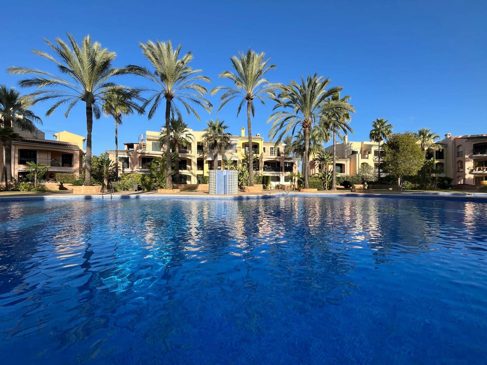 2 quarto Apartamento para arrendar em Santa Ponsa com garagem - 2 400 € (Ref: 9469827)