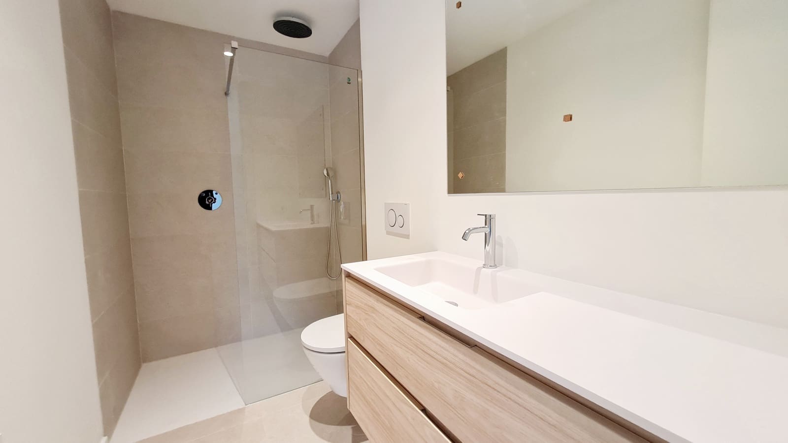 3 slaapkamer Penthouse te huur in Palma de Mallorca met garage - € 2.700 (Ref: 9469831)