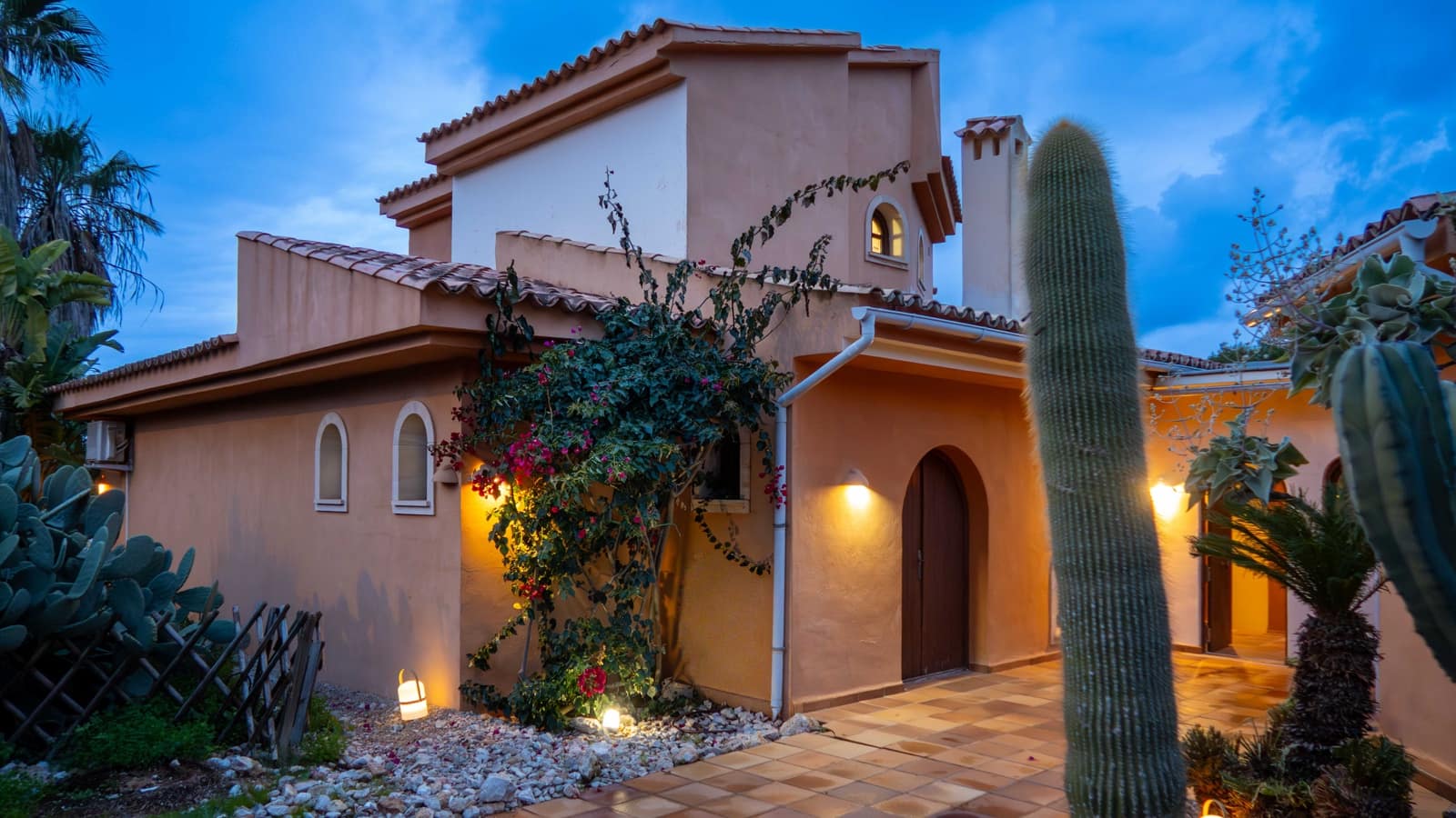 4 bedroom Villa for sale in Santa Ponsa with pool garage - € 2,300,000 (Ref: 9469832)