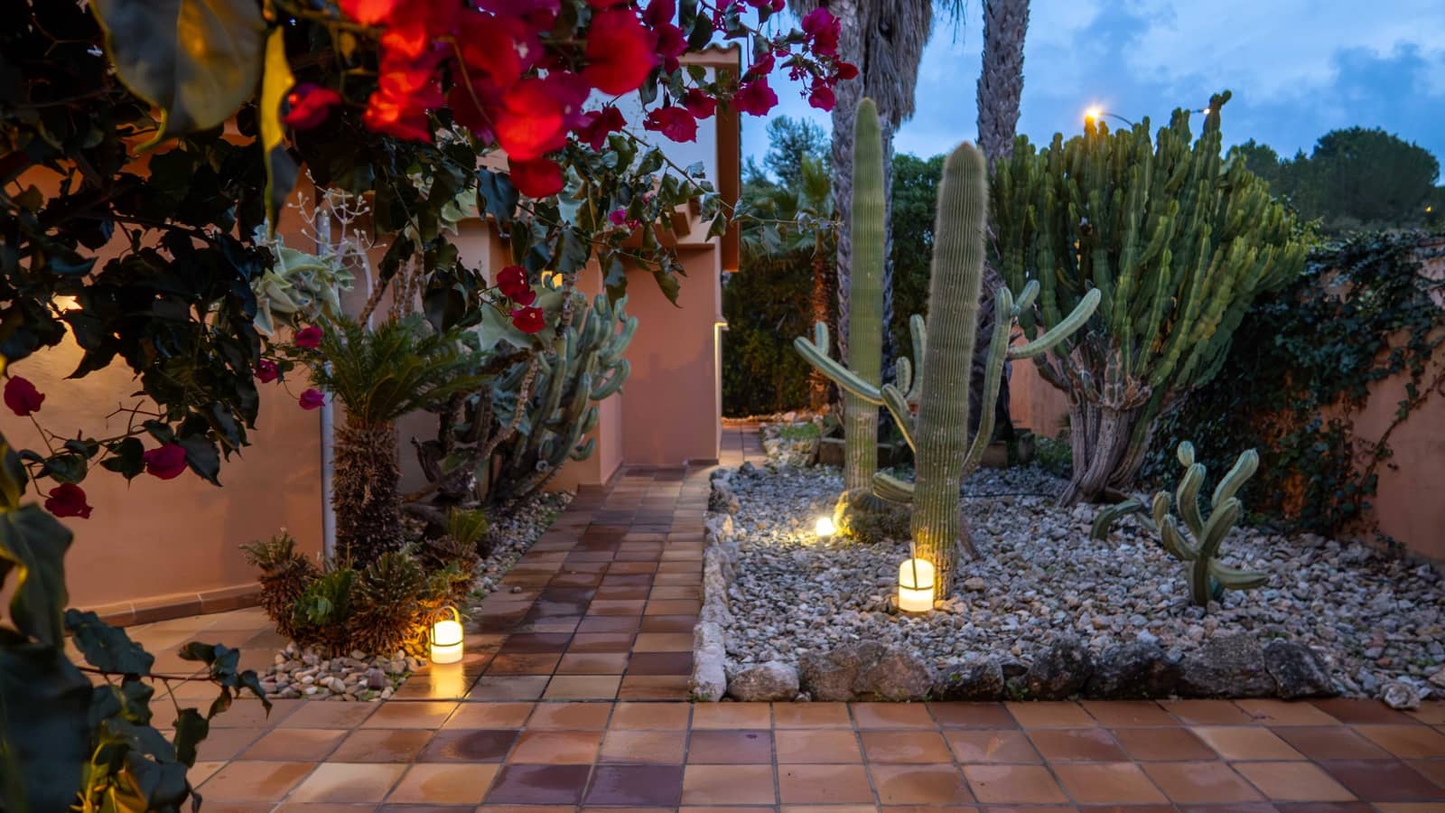 4 bedroom Villa for sale in Santa Ponsa with pool garage - € 2,300,000 (Ref: 9469832)