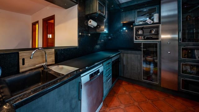 4 bedroom Villa for sale in Santa Ponsa, Calvià with pool garage - € 2,300,000 (Ref: 9469832)