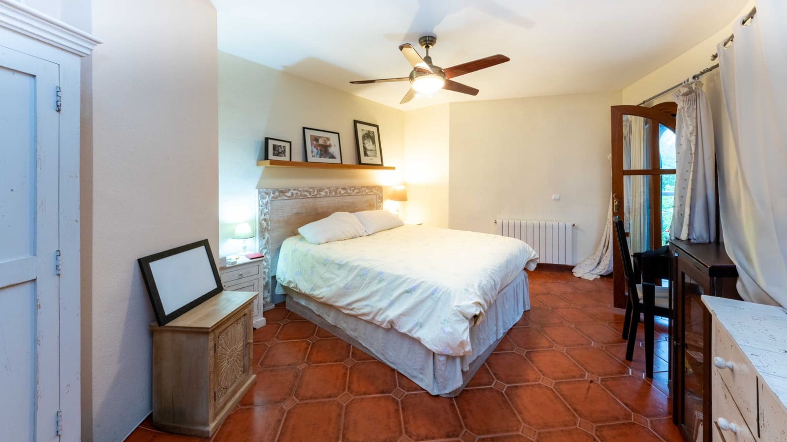 4 bedroom Villa for sale in Santa Ponsa with pool garage - € 2,300,000 (Ref: 9469832)