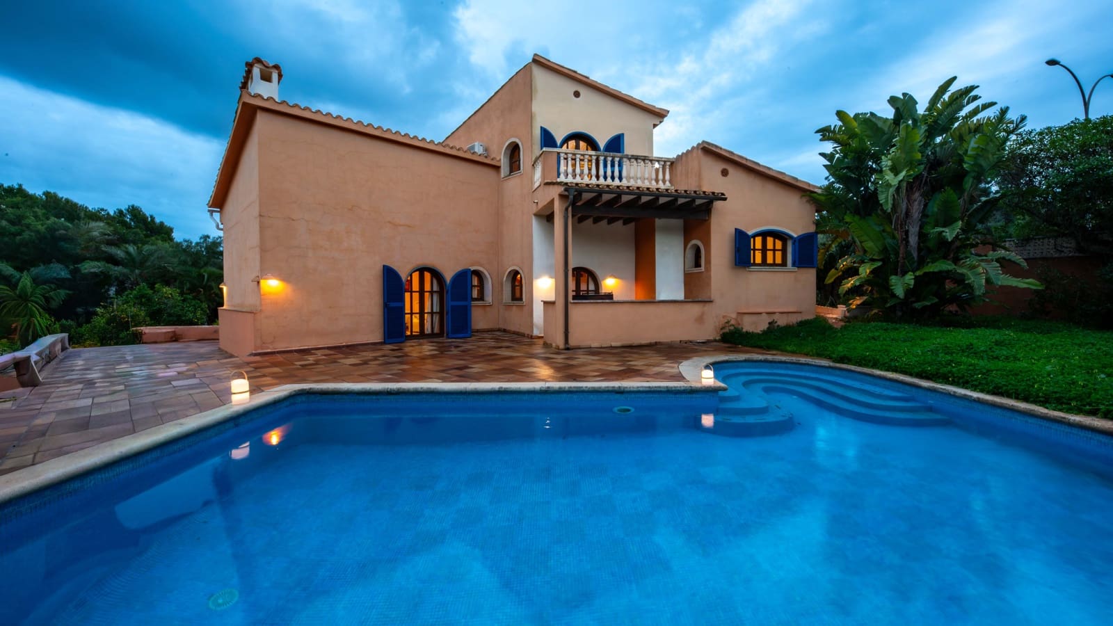 4 bedroom Villa for sale in Santa Ponsa with pool garage - € 2,300,000 (Ref: 9469832)