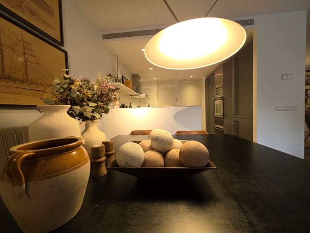 4 Zimmer Apartment zu vermieten in Plaça dels Patins, Palma de Mallorca - 2.800 € (Ref: 9469840)